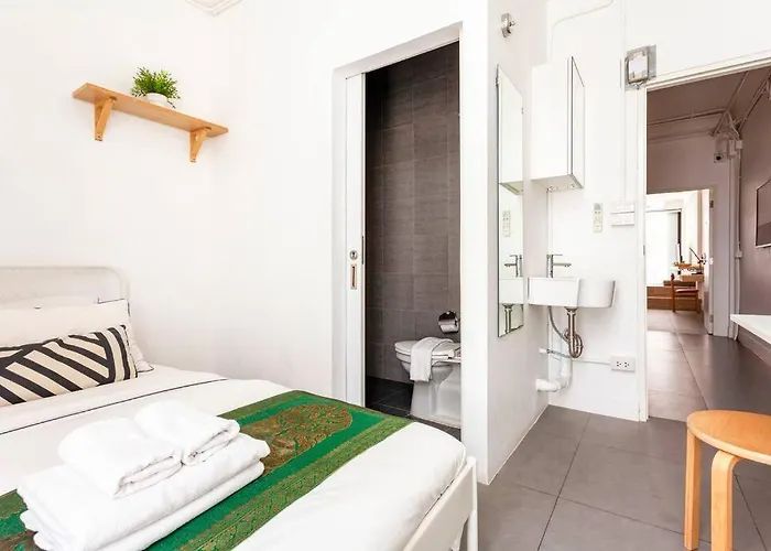 Miq_5br/silom Bts,mrt/wifi 1000mb/jacuzzi/16pax